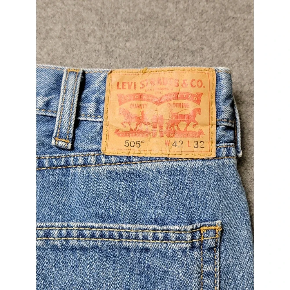 Levi Mens 505 Jeans 42x32 Blue Straight Leg Regular Fit Zip Fly Made‎ in Egypt